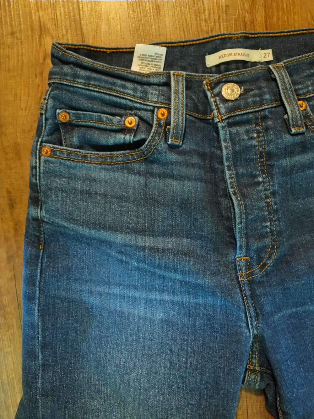 Women's Levi Wedgie Straight Button Fly Jeans Size 27 - Picture 2 of 4